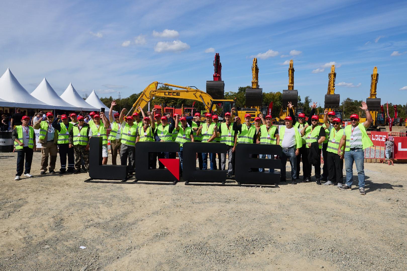 Изображение к статье «НА ДАЛЬНЕМ ВОСТОКЕ С УСПЕХОМ ПРОШЕЛ ЭТАП ПРОФЕССИОНАЛЬНОГО КОНКУРСА TOP DRIVER EXCAVATOR CHALLENGE ОТ LGCE»