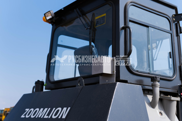 Кабина бульдозера