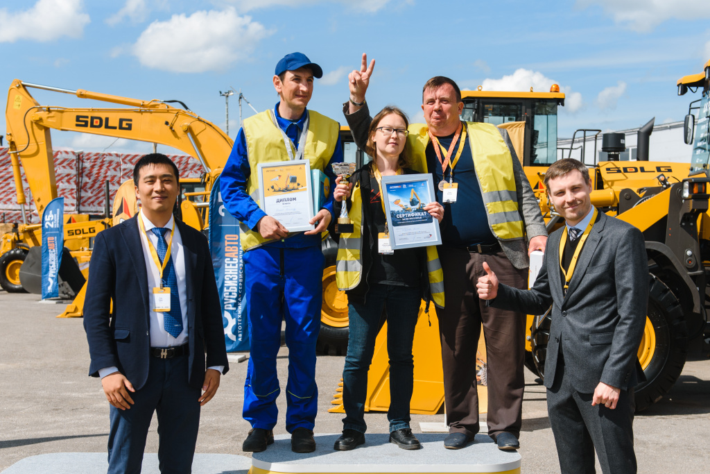 D75_1236.jpg D75_1236.jpg