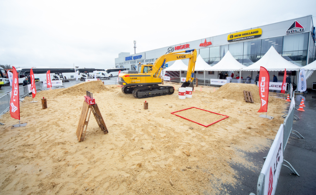 Top Driver Excavator Challenge YBF_0395.jpg