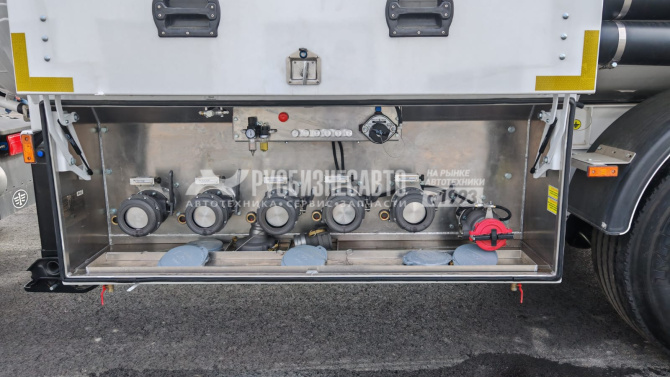 Купить ППЦ-32 Фокс 966611 (светлые НП, 32м3, материал алюминий, 5 отс., нижн. налив, сист рек., 3 оси имп) в компании Русбизнесавто - изображение 2