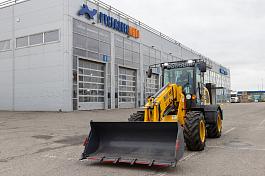 Погрузчик фронтальный с телескопической стрелой BULL SL250T