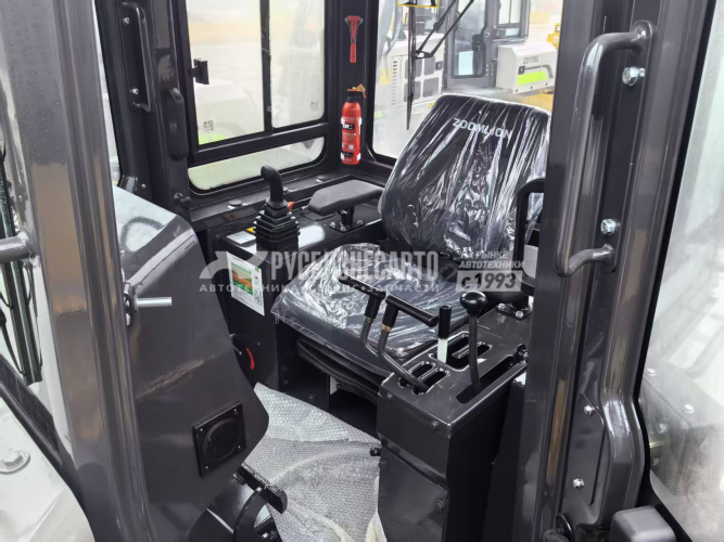 Купить Бульдозер гусеничный ZOOMLION ZD170GMGP (кондиционер, гусеница 950мм, без рыхлителя) в компании Русбизнесавто - изображение 8