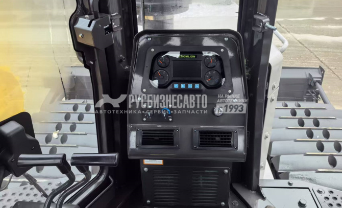 Купить Бульдозер гусеничный ZOOMLION ZD170GMGP (кондиционер, гусеница 950мм, без рыхлителя) в компании Русбизнесавто - изображение 1